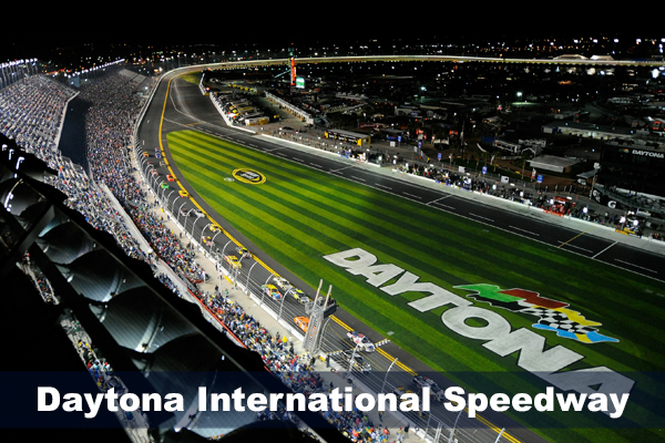 DAYTONA BEACH, FL - FEBRUARY 12: Cars race during the NASCAR Budweiser Shootout at Daytona International Speedway on February 12, 2011 in Daytona Beach, Florida. (Photo by Jared C. Tilton/Getty Images for NASCAR)